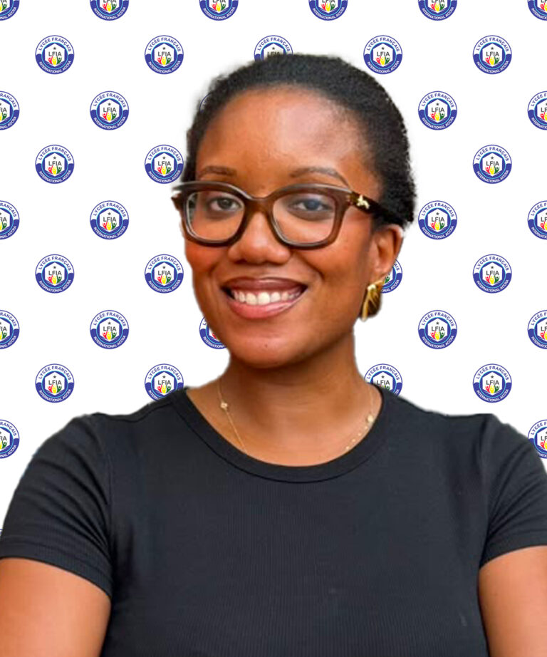 Laura OWUSU - Coms Officer
